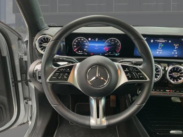 MERCEDES-BENZ A 180 Luxury Line  