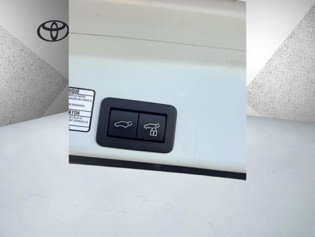 TOYOTA Yaris Cross 1.5 116H TRAIL    PACK TECHNO + TOIT PANO