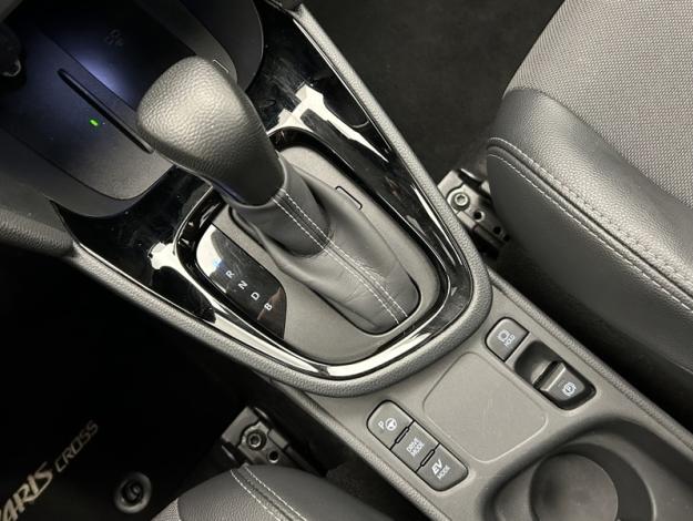 TOYOTA Yaris Cross 1.5 130H PREMIERE   