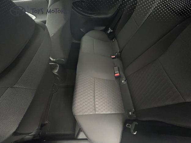 TOYOTA Yaris 70 VVT-i Design  