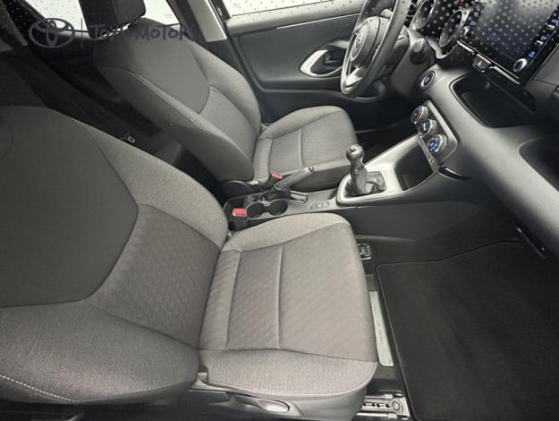 TOYOTA Yaris 70 VVT-i Design  