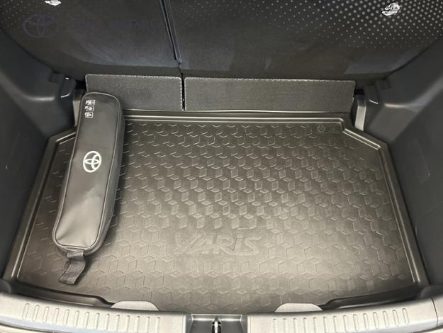 TOYOTA Yaris 70 VVT-i Design  