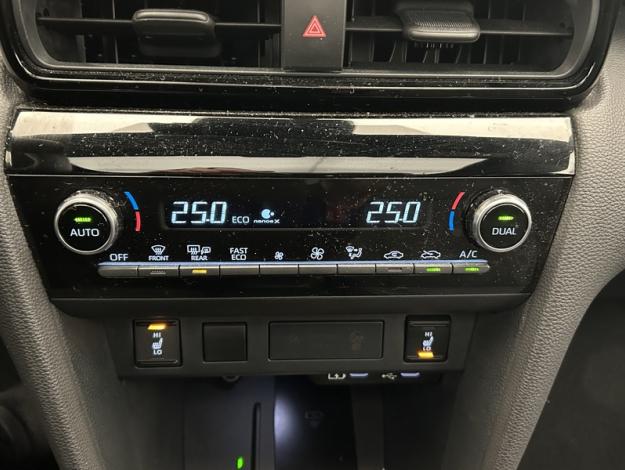 TOYOTA Yaris Cross 1.5 130H PREMIERE   