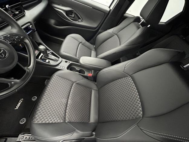 TOYOTA Yaris 130h Collection  