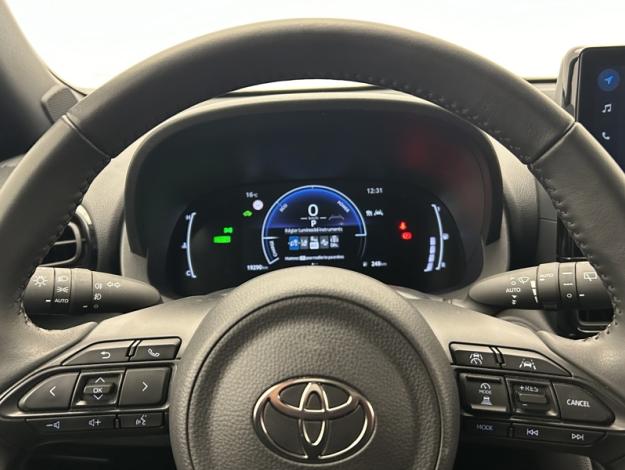 TOYOTA Yaris Cross 1.5 130H DESIGN   PACK CARGO 