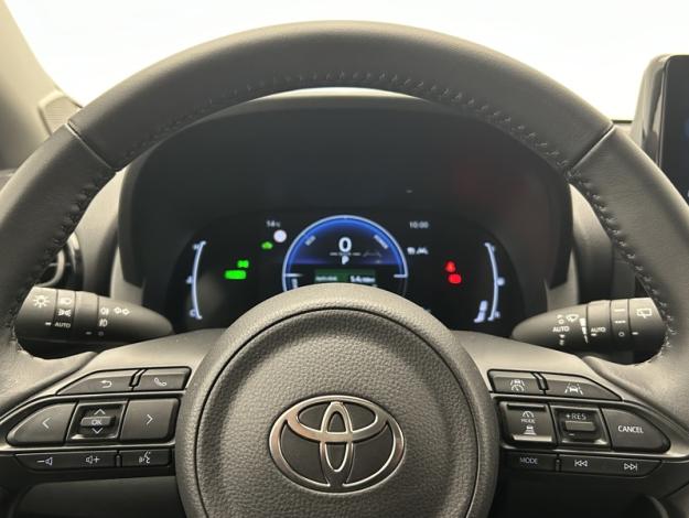 TOYOTA Yaris 116h Design  PACK CONFORT