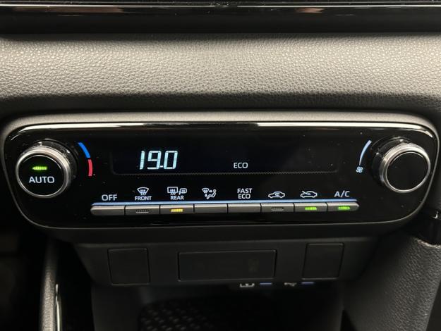 TOYOTA Yaris 116h Design  PACK CONFORT