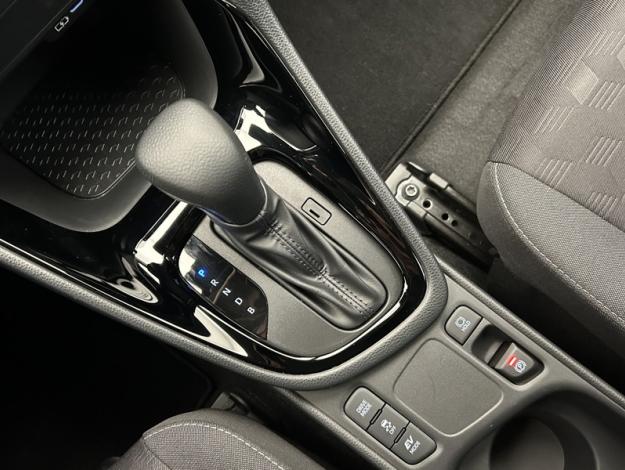 TOYOTA Yaris 116h Design  PACK CONFORT