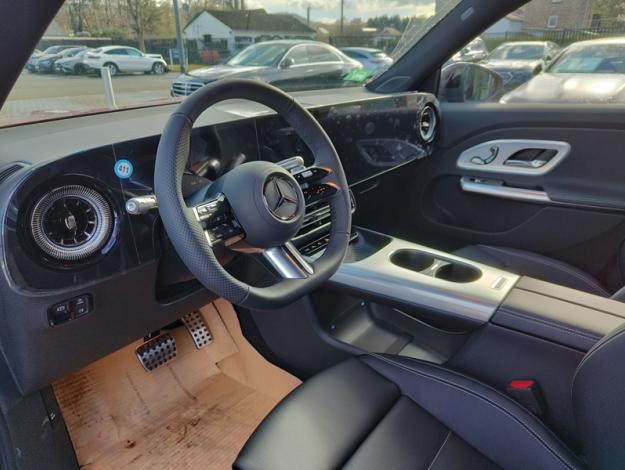 MERCEDES-BENZ GLB 250+ avec technologie EQ  