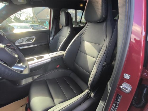 MERCEDES-BENZ GLB 250+ avec technologie EQ  
