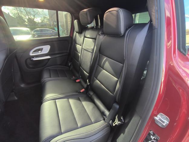 MERCEDES-BENZ GLB 250+ avec technologie EQ  