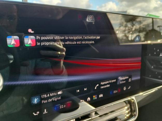 MERCEDES-BENZ GLB 250+ avec technologie EQ  