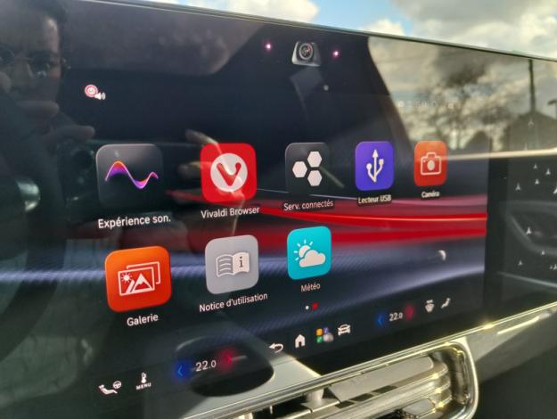 MERCEDES-BENZ GLB 250+ avec technologie EQ  