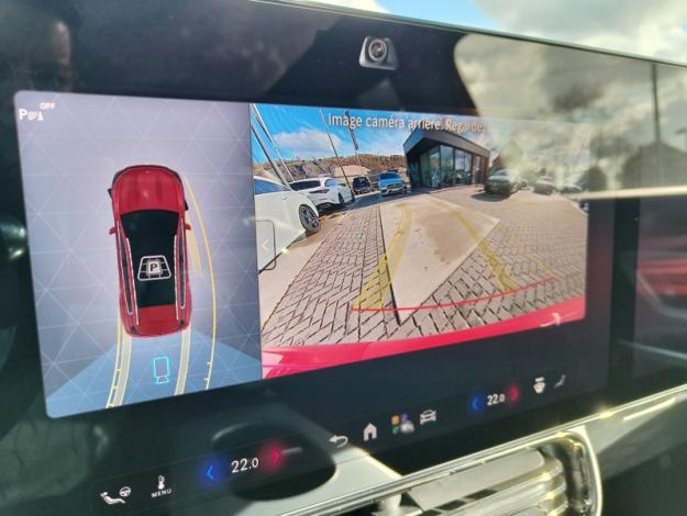 MERCEDES-BENZ GLB 250+ avec technologie EQ  