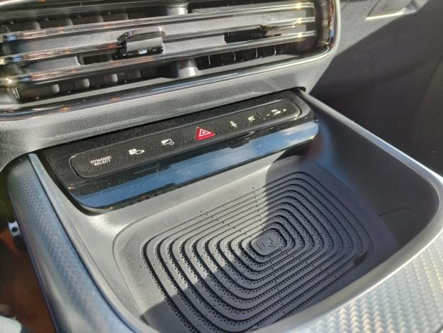 MERCEDES-BENZ GLB 250+ avec technologie EQ  