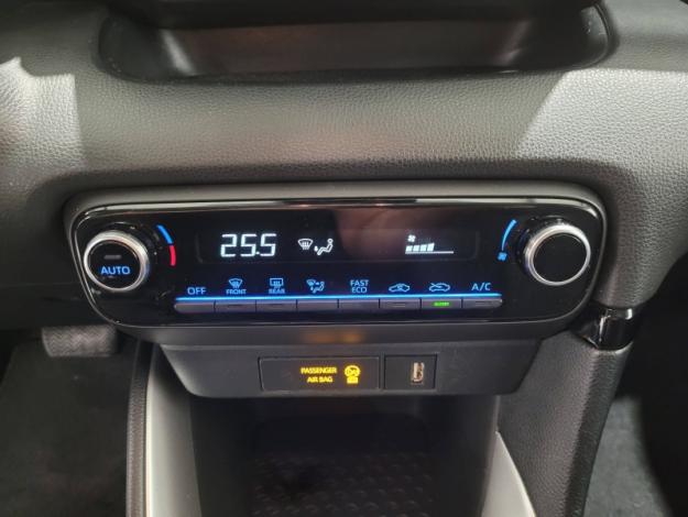 TOYOTA Yaris Hybride 116h Design  
