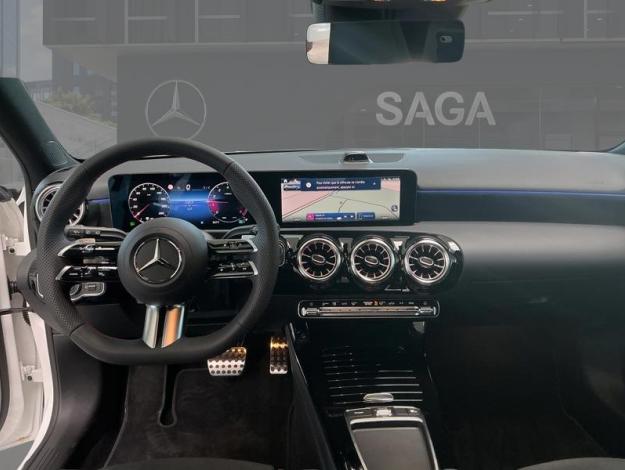 MERCEDES-BENZ A 180 AMG Pack Night Pano Facelift  