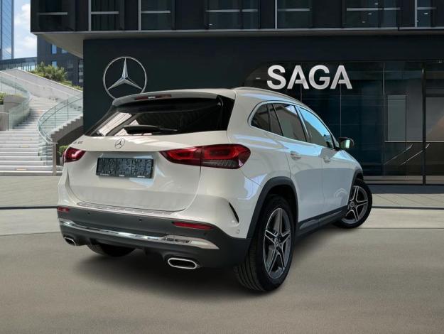 MERCEDES-BENZ GLA 180 AMG Line  
