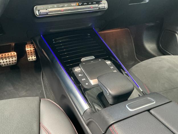 MERCEDES-BENZ GLA 180 AMG Line  