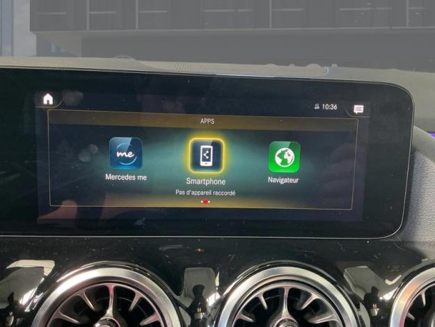 MERCEDES-BENZ GLA 180 AMG Line  