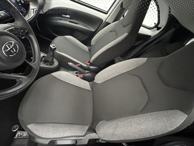 TOYOTA Aygo X 1.0 VVT-i 72 Dynamic   