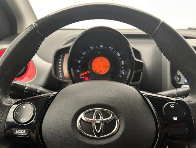 TOYOTA Aygo 1.0 VVT-i x-look   