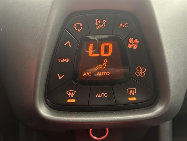 TOYOTA Aygo 1.0 VVT-i x-look   