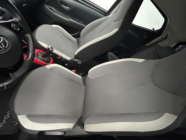 TOYOTA Aygo 1.0 VVT-i x-look   