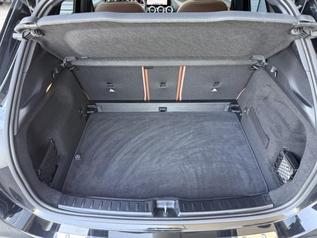 MERCEDES-BENZ GLA 200 d AMG Line  