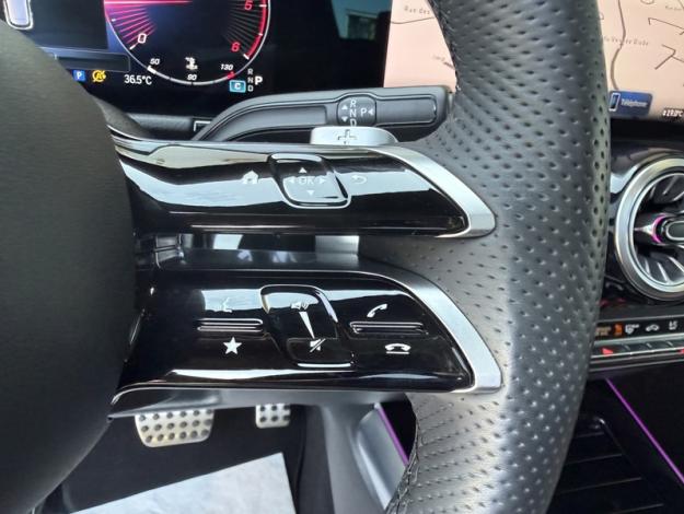 MERCEDES-BENZ GLA 200 d AMG Line  