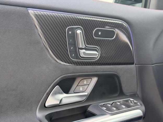 MERCEDES-BENZ GLA 200 d AMG Line  