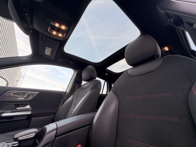 MERCEDES-BENZ GLA 200 d AMG Line  