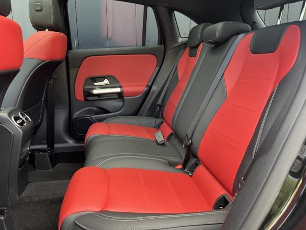 MERCEDES-BENZ GLA 200 d AMG Line AMG Line 