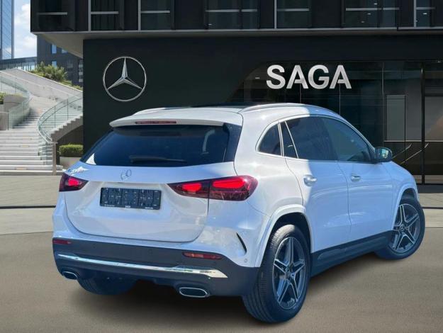 MERCEDES-BENZ GLA 180 AMG Line  