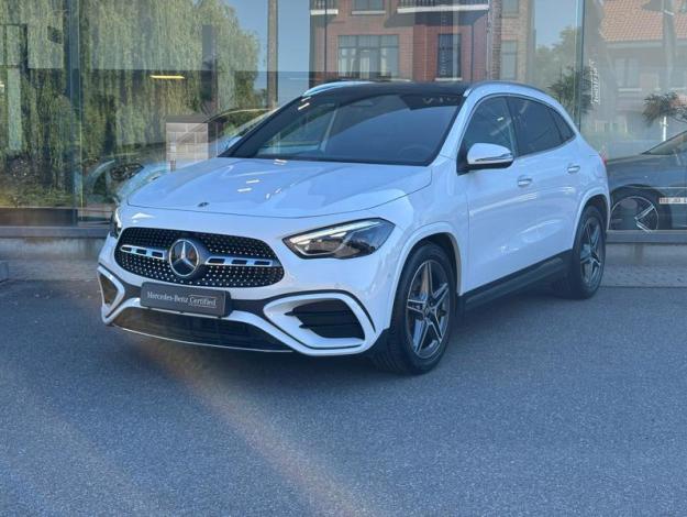 MERCEDES-BENZ GLA 180 AMG Line  
