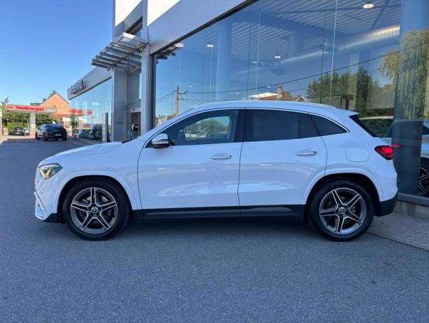 MERCEDES-BENZ GLA 180 AMG Line  