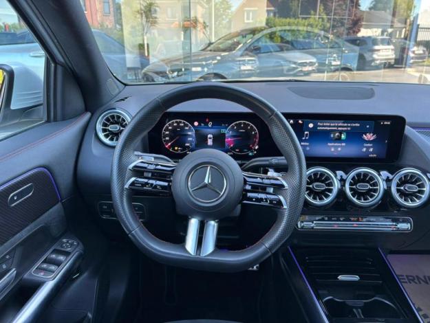 MERCEDES-BENZ GLA 180 AMG Line  