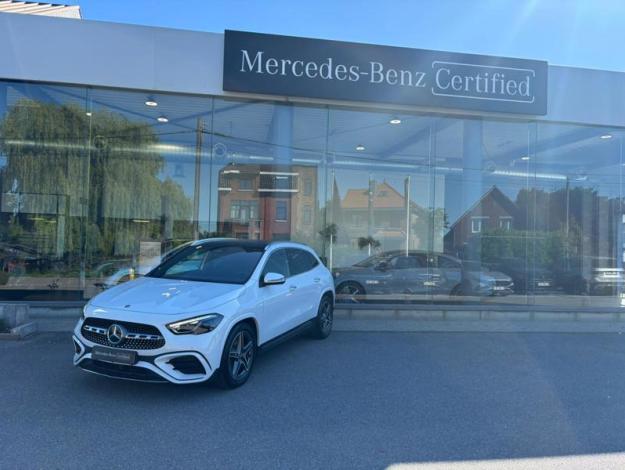 MERCEDES-BENZ GLA 180 AMG Line  