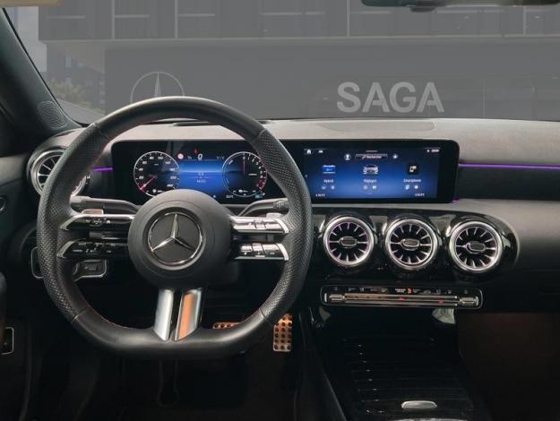 MERCEDES-BENZ A 250 e Berline AMG Line  