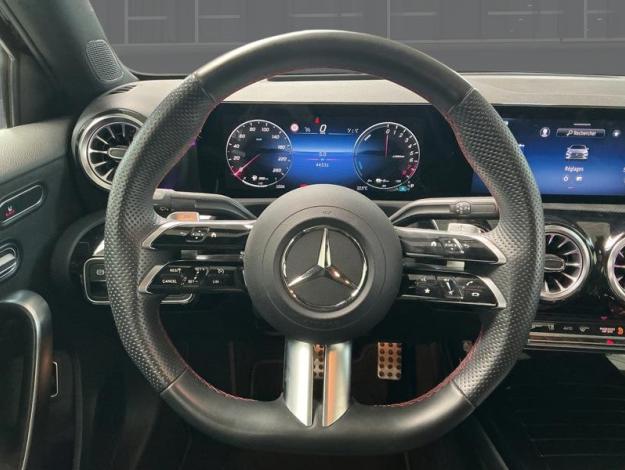 MERCEDES-BENZ A 250 e Berline AMG Line  