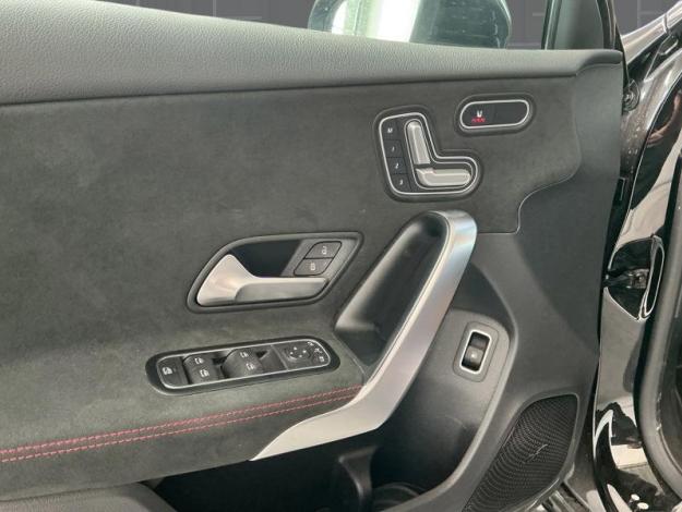 MERCEDES-BENZ A 250 e Berline AMG Line  