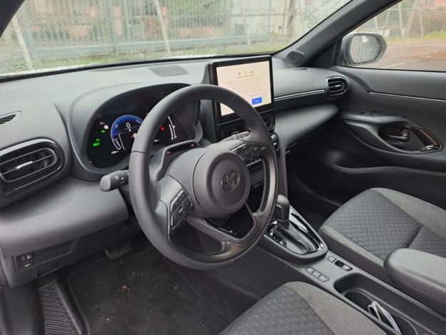 TOYOTA Yaris Cross Hybrid 2WD Design   