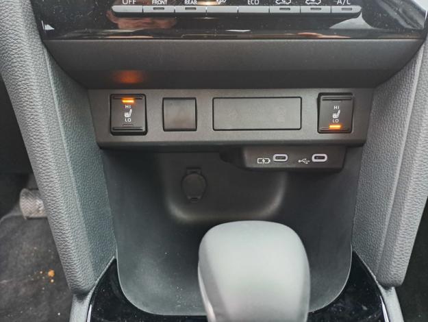 TOYOTA Yaris Cross Hybrid 2WD Design   