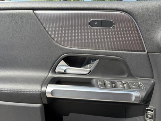 MERCEDES-BENZ EQB 250 + Luxury Line 7 places  