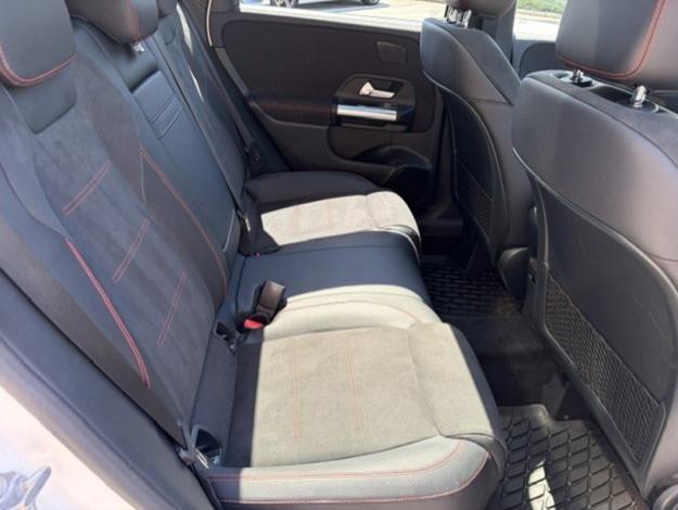 MERCEDES-BENZ B 180 d AMG Pack Night Toit Pano  