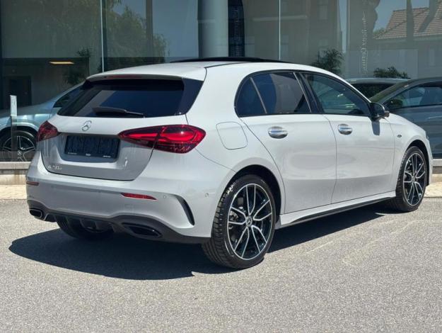 MERCEDES-BENZ A 250 e AMG Pack Night Toit Pano  