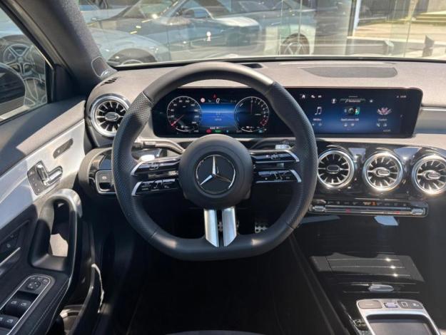 MERCEDES-BENZ A 250 e AMG Pack Night Toit Pano  
