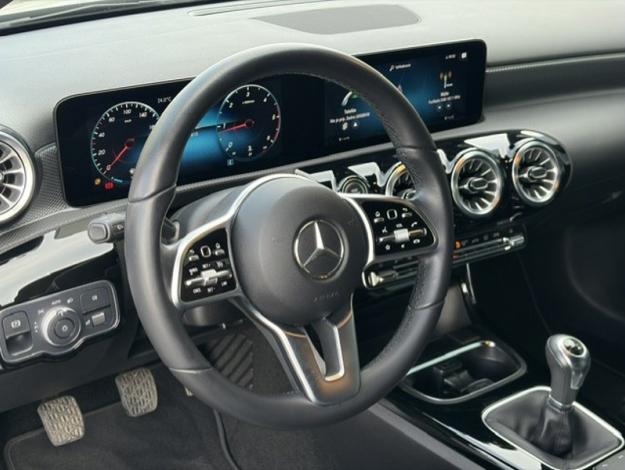 MERCEDES-BENZ A 180 d Berline Luxury Line  