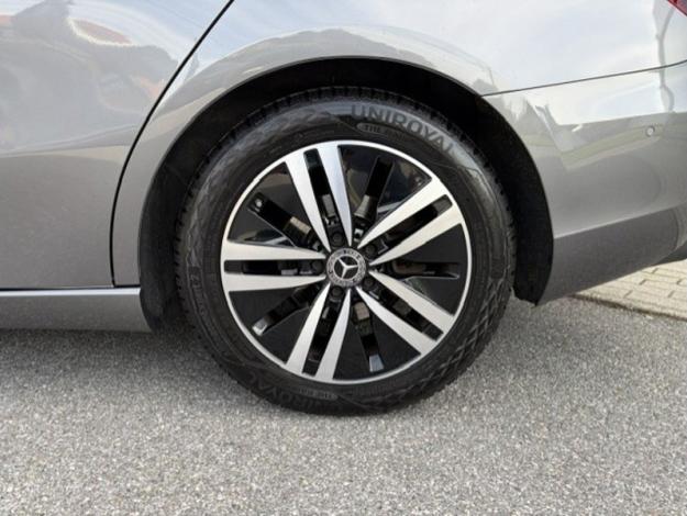 MERCEDES-BENZ A 180 d Berline Luxury Line  