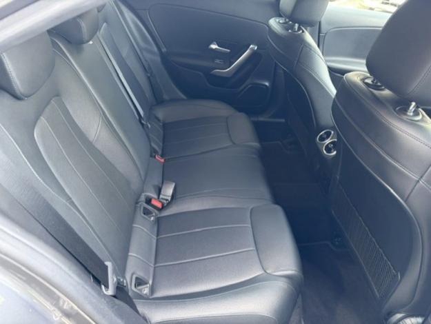 MERCEDES-BENZ A 180 d Berline Luxury Line  